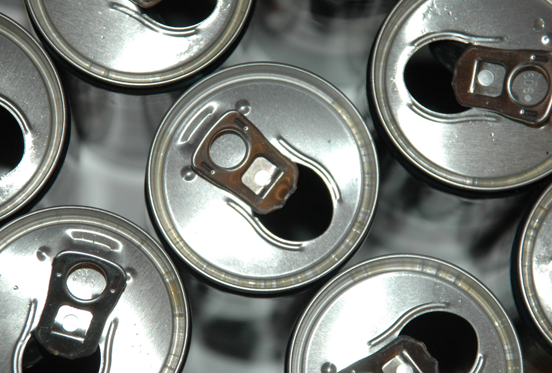 Forma de limpiar los objetos de estaño