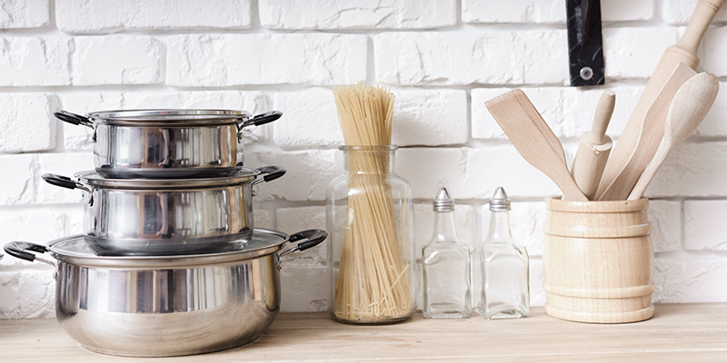 Cómo limpiar una olla quemada