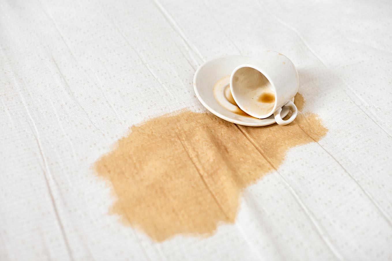 Consejos para la limpieza de manchas de leche en la alfombra